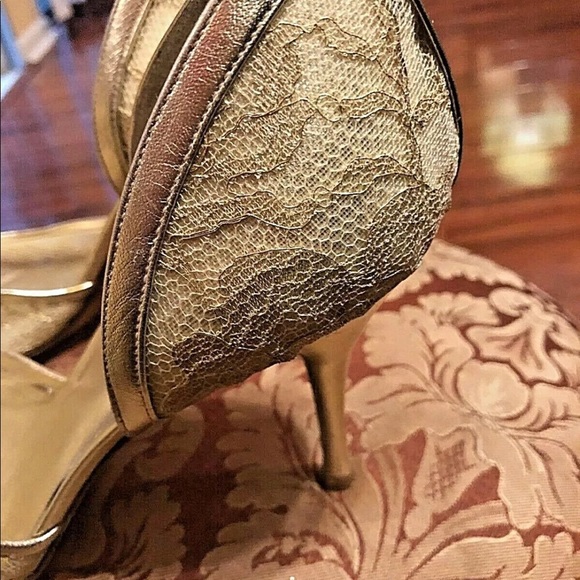 Stuart Weitzman Gold Metallic Open Toe Pumps 10 M - Picture 3 of 6